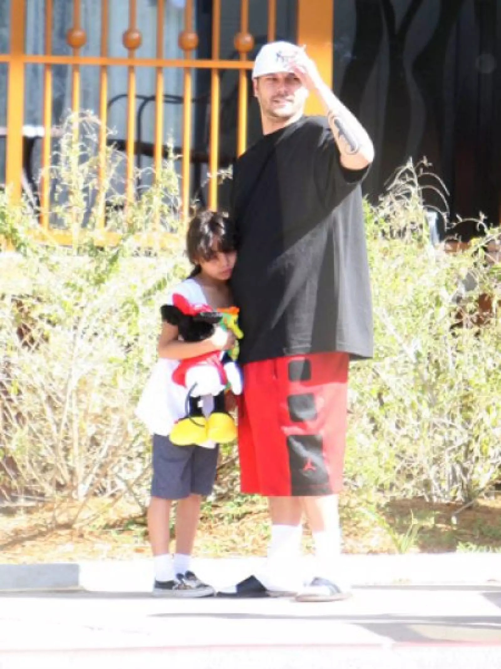 Kevin Federline, con el poco glamour que lo caracteriza, también aprovechó y llevó a su hija Kori Madison, de 6 años, a Disneylandia.