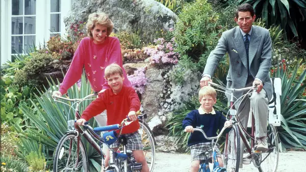 Estas fotografías inmortalizaron grandes momentos de la familia real conformada por el príncipe Carlos y Lady Di.