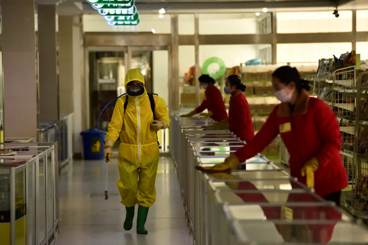 Corea del Norte reportó ocho nuevas muertes por "fiebre", tras anunciar recientemente sus primeros casos de covid-19.