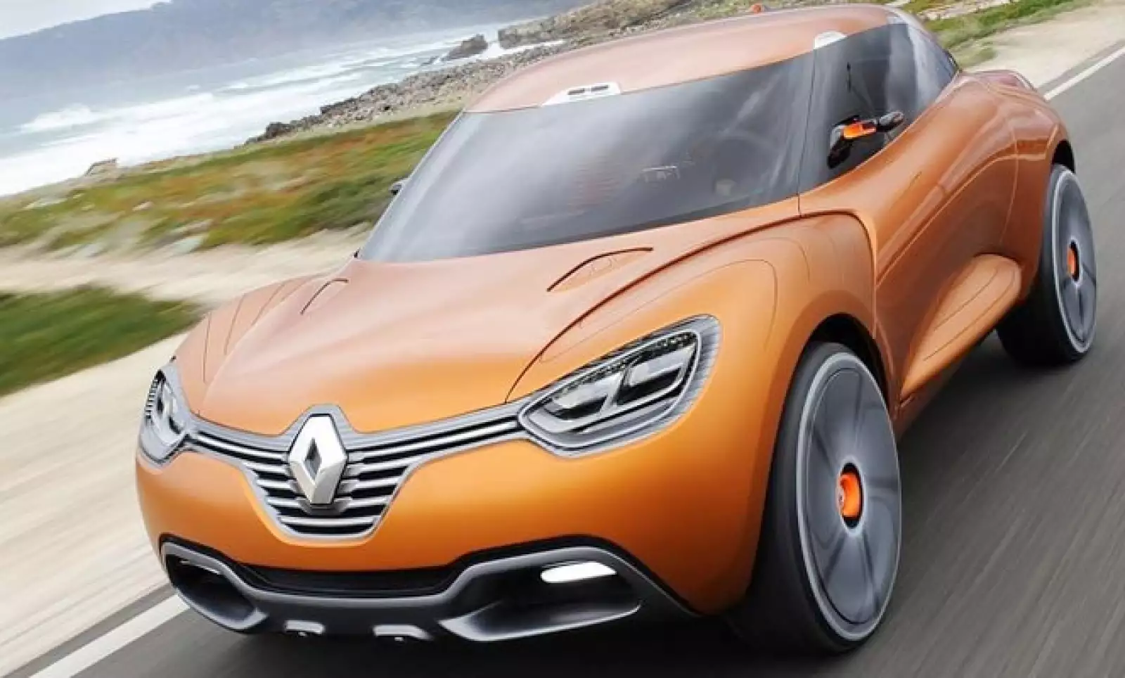 La francesa también apareció en el AutoShow de Ginebra con esta SUV, que logra  una velocidad máxima superior a los 300 km/h y emite tan solo 90 gramos de dióxido de carbono por kilómetro recorrido.