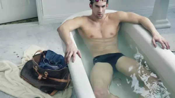 Otra foto de Michael Phelps para la firma francesa.