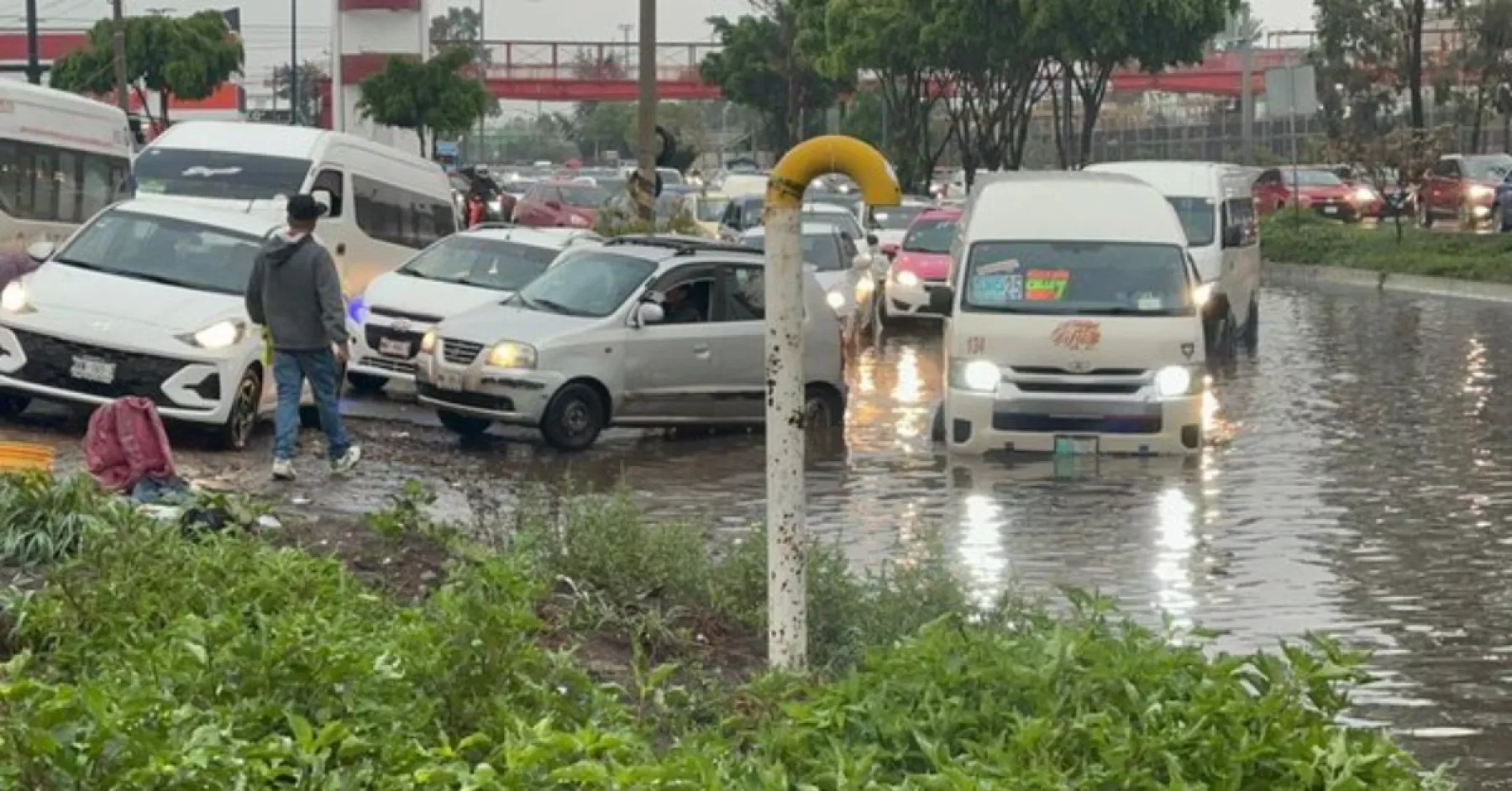 inundaciones-avenida-central-ecatepec-neza.jpg