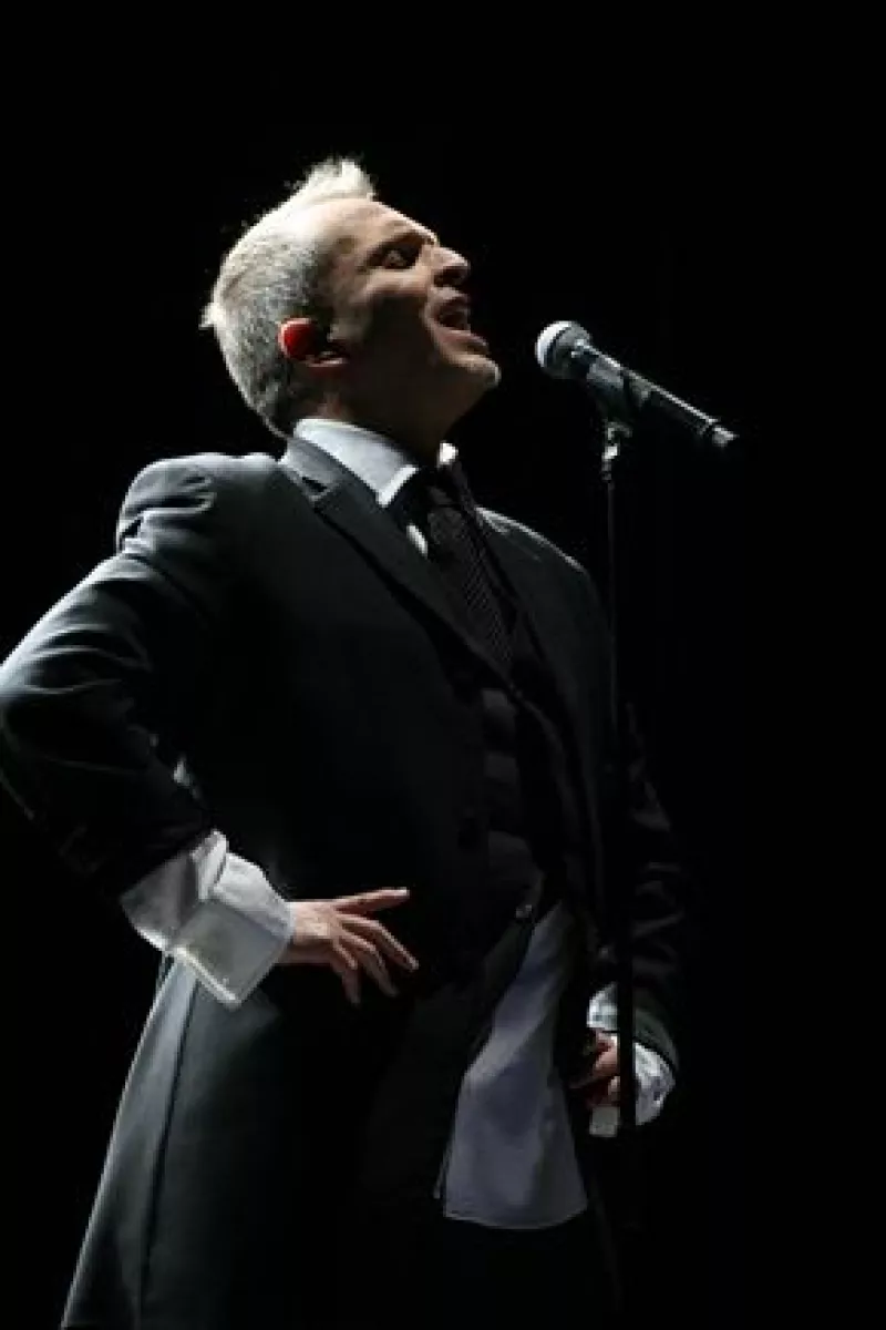 Además del español, Cristian Castro, Alejandro Fernández y Gloria Trevi serán los cantantes que participarán en la Feria Nacional de Zacatecas 2009.