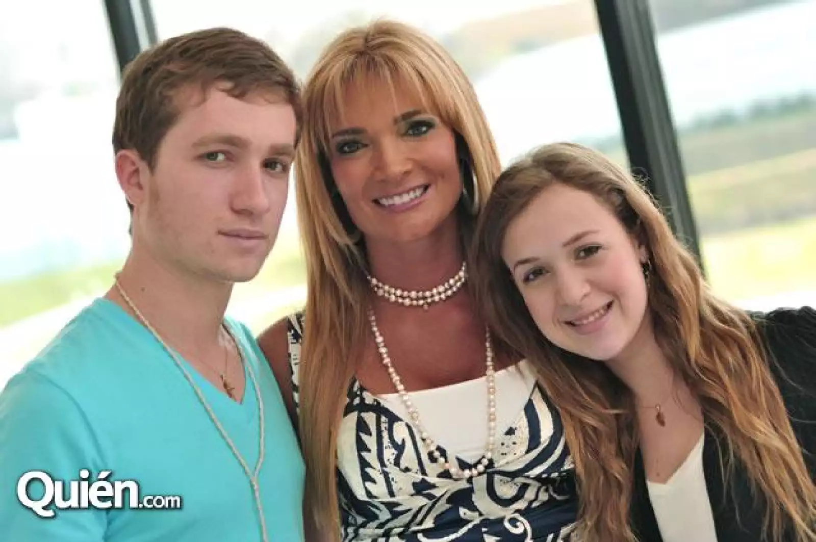 Tomás Poblete,Verónica Lepeley Cambiaso y Fernanda Portes