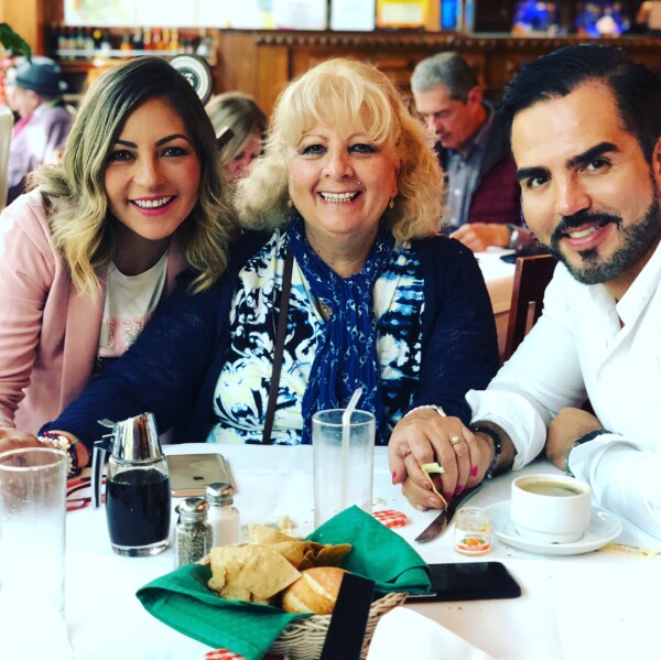 Mariana Ochoa, Yolanda Reyes y Octavio Ochoa