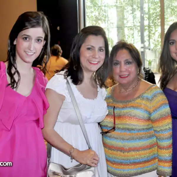 Maries García, Silvia M. de Tamborrel, Mariana Tamborrel y Esthela de Elosegui