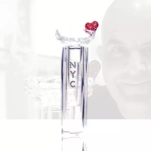 El proyecto de la subasta silenciosa fue organizado por Skyy Vodka y Swarovski Elements.