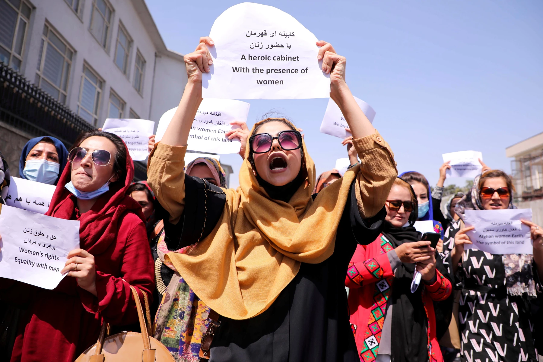 Las mujeres afganas vuelven a protestar contra los talibanes