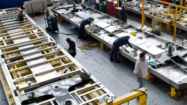 Su objetivo principal es integrar a los trabajadores a los procesos especializados de Manufactura de la firma