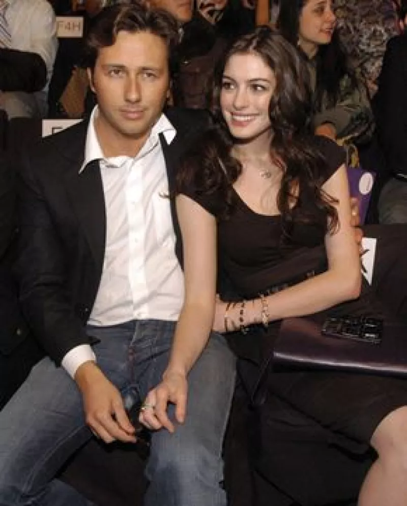 La salud de Raffaello Follieri se ha deteriorado y ha pedido a su abogado que solicite un traslado.