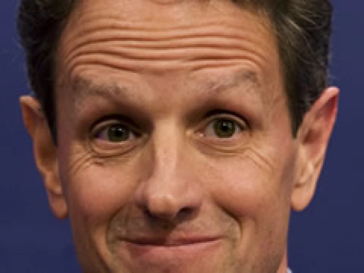 Timothy Geithner, secretario de la Tesorería de EU, dijo que los gobiernos tienen que hacer frente a la recesión económica como su prioridad. (Foto: Reuters)