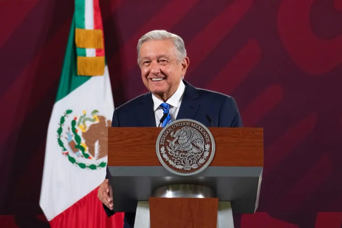 amlo-mañanera-2002.jpeg