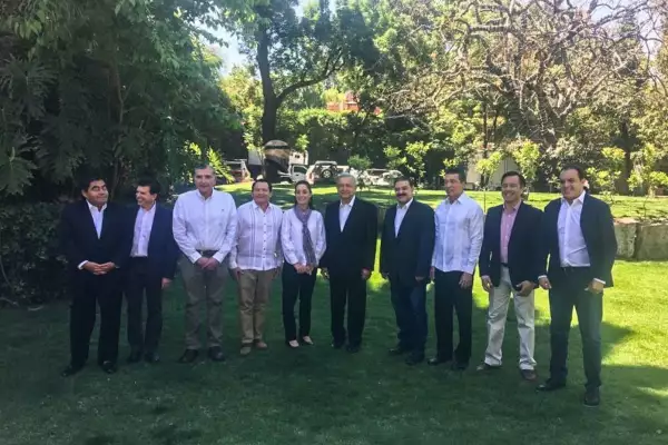 Políticos mexicanos reaccionan a la muerte de Miguel Barbosa, gobernador de Puebla