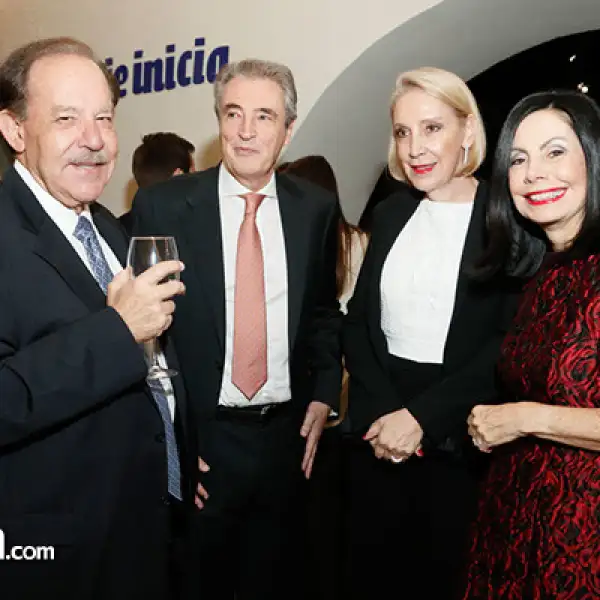 Carlos y Patricia Autrey con Jorge y Elvira Sevilla
