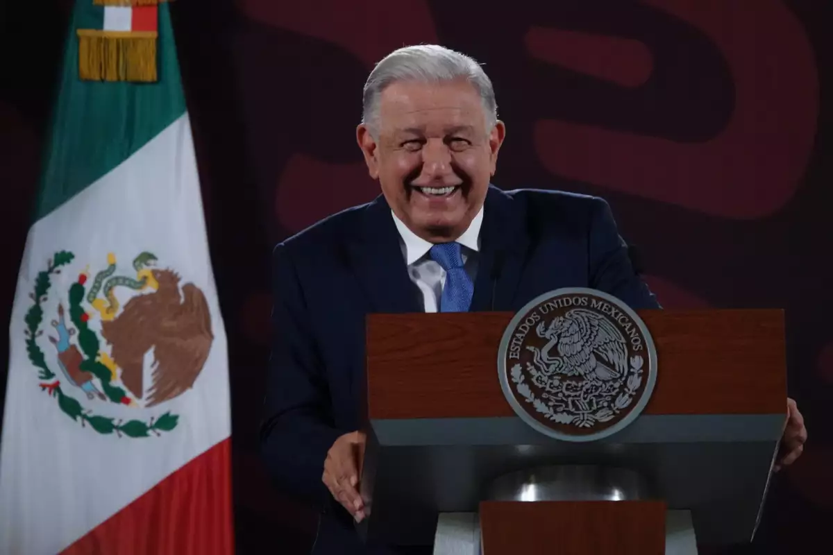 AMLO reacciona a la foto de Carlos Salinas de Gortari y Quirino: "le tengo confianza"