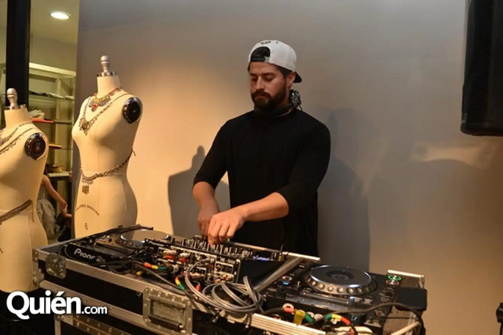Dj Lemarroy.