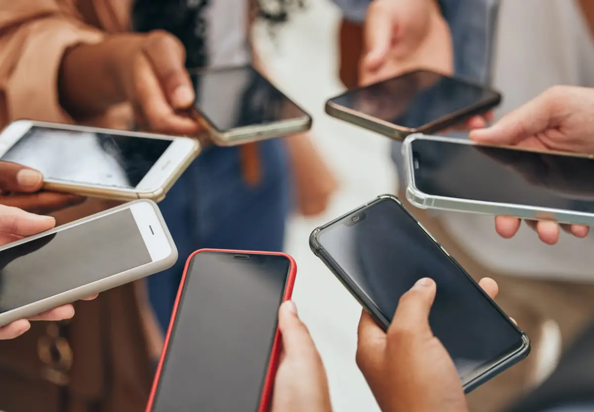 Líneas telefónicas requerirán CURP 