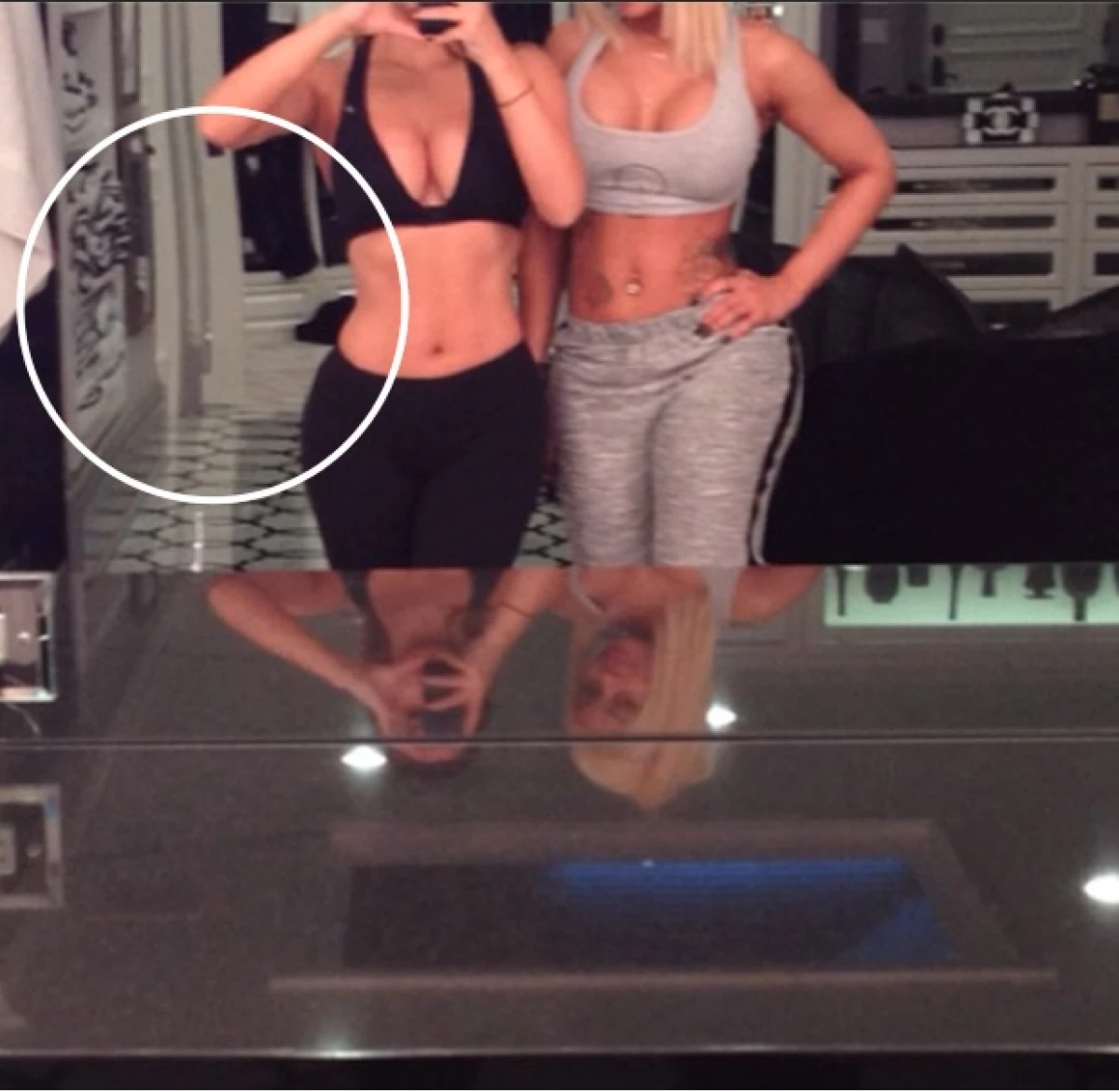Hace una semana la empresaria compartió –una vez más- unas fotos de su cuerpo pero esta vez un experto en Photoshop dice que esas imágenes están manipuladas.