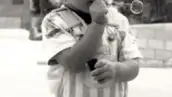 (1990. Tres años) Nació el 18 de octubre de 1987 en San Luis Obispo, California. Es hijo de David Efron, un mecánico, y de la secretaria Starla Baskett.