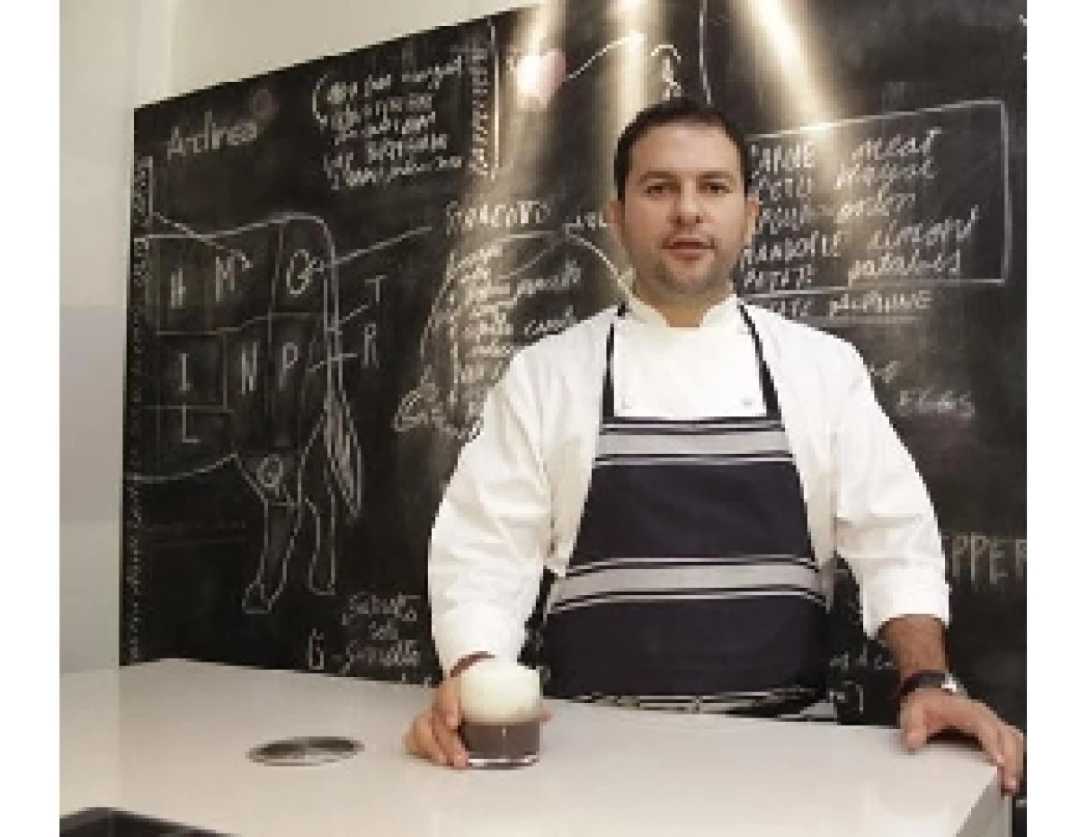 El mexicano fue el primer ganador de la terna `Cocina de Autor´ de los Premios al Mérito Restaurantero, organizados por la CANIRAC. ¿Qué más ha logrado este experto?, descúbrelo.