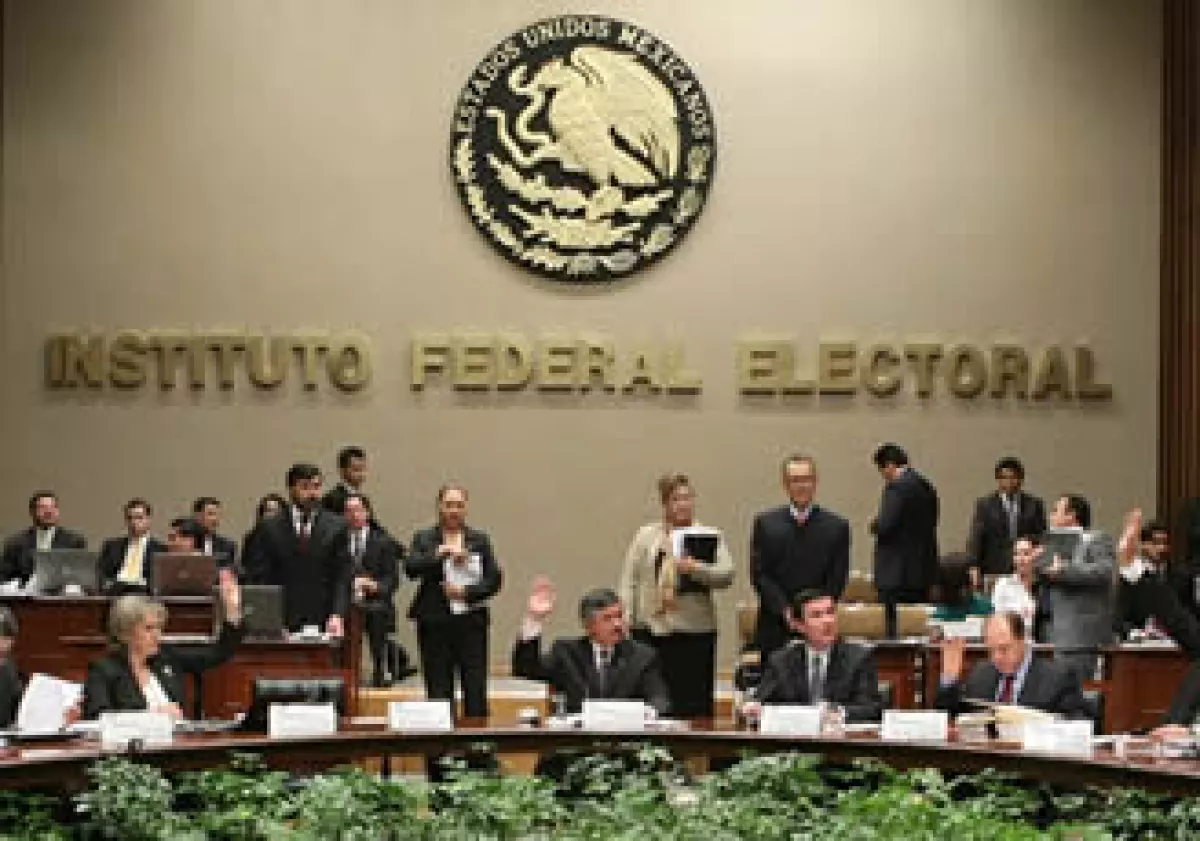 TV Azteca acumula 2 multas en 2010 por violar normas electorales. (Foto: Notimex)