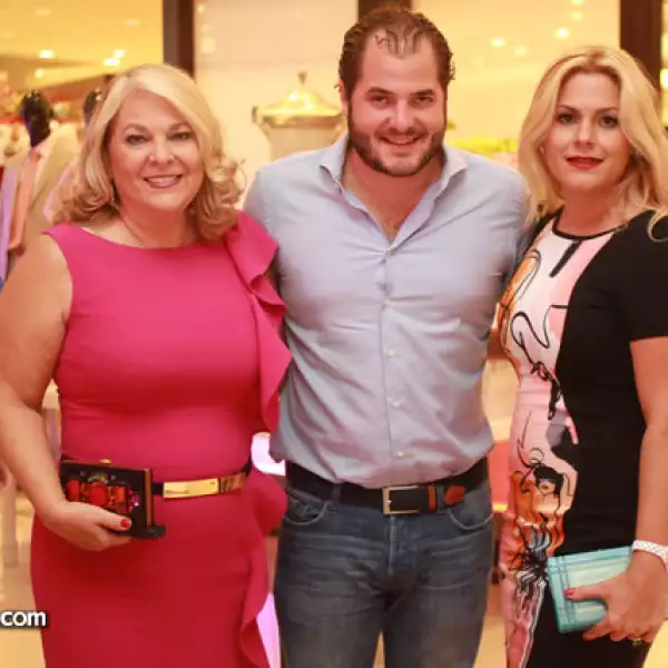 Liliana Melo de Sada con Mauricio y Liliana Sada de Ibarra