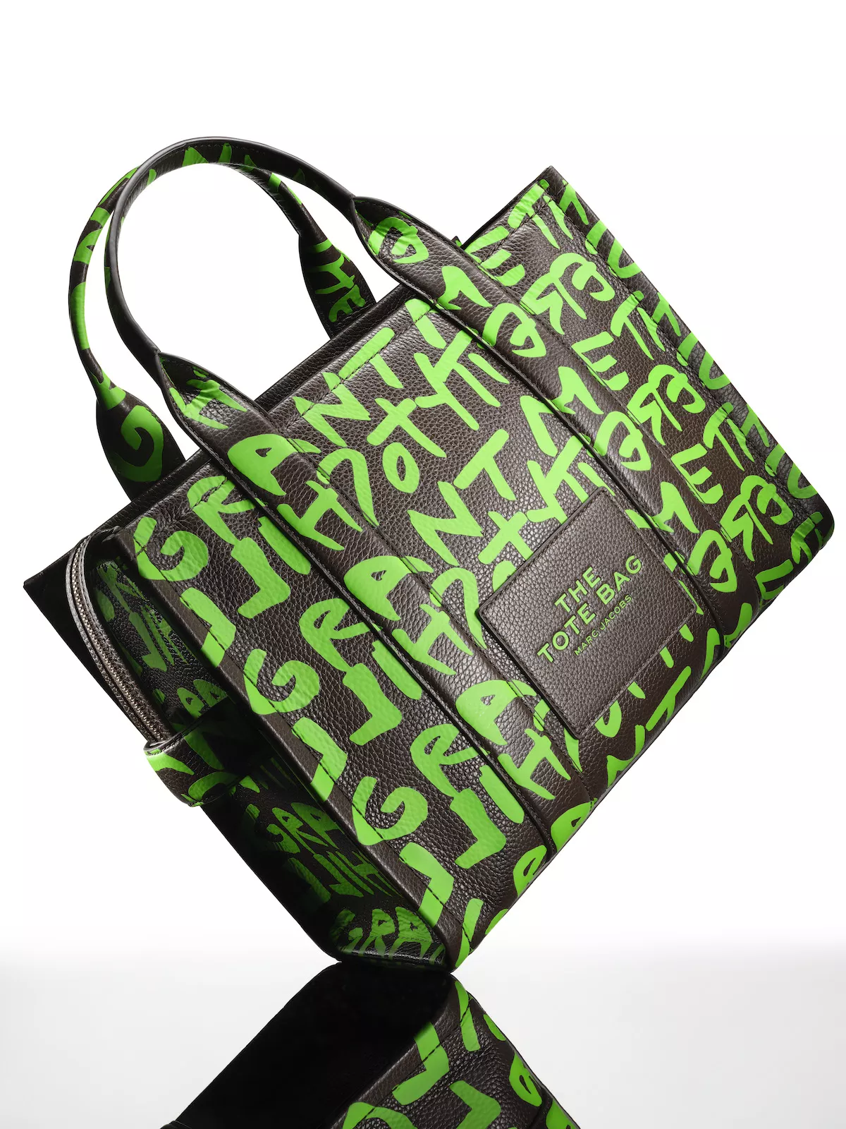 MJ40_Tote_Bag_Still_V01_V6_F.jpg