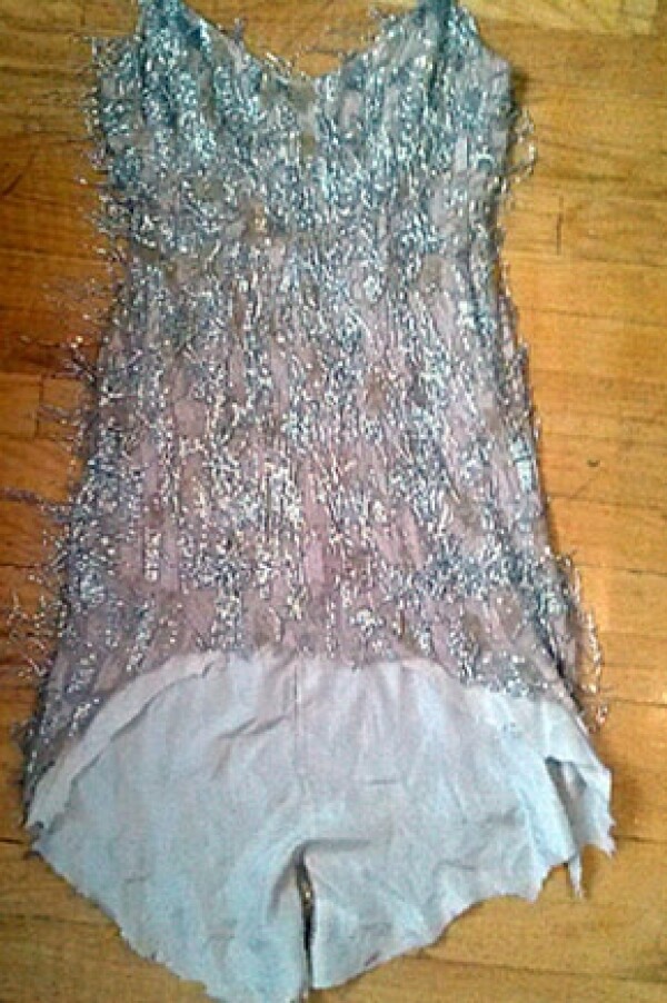Así terminó el vestido Theia.