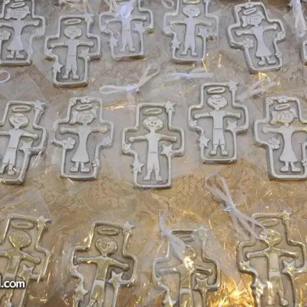 Los recuerdos hechos de plata fueron traidos desde México