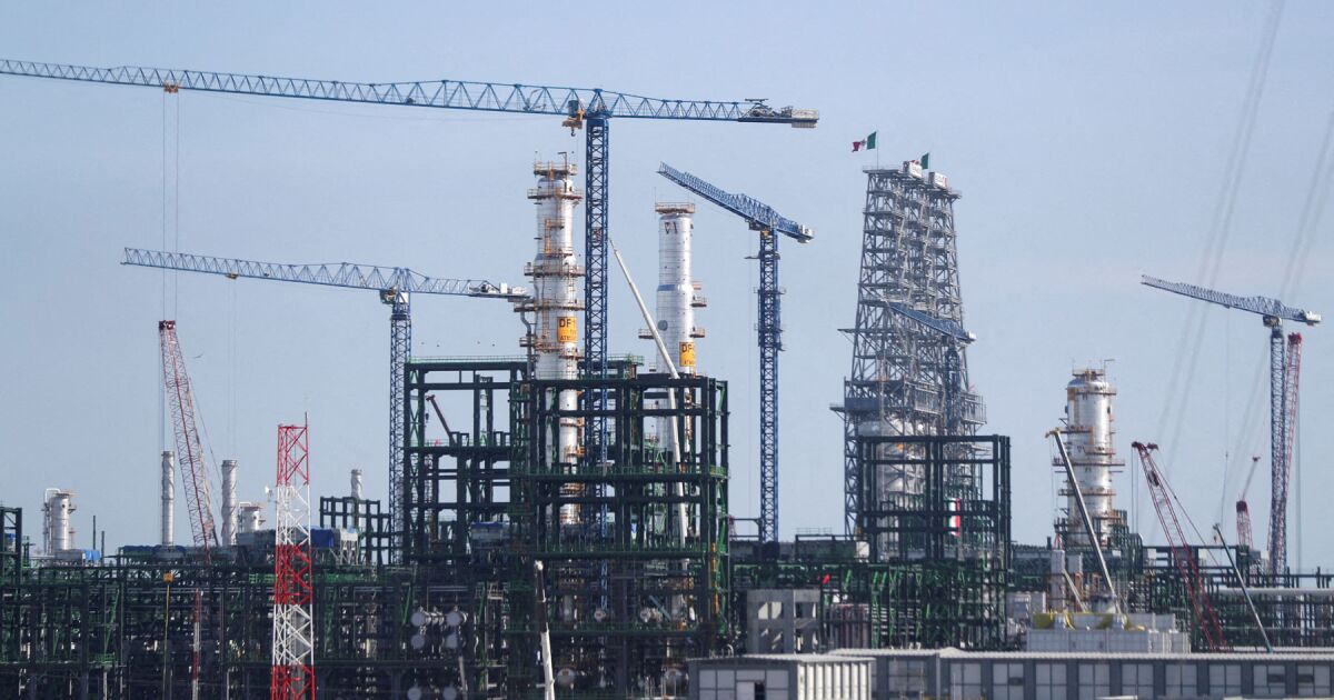 Moody's: Pemex'e verilen destek eyaletlerin ve belediyelerin petrol gelirlerini tüketiyor