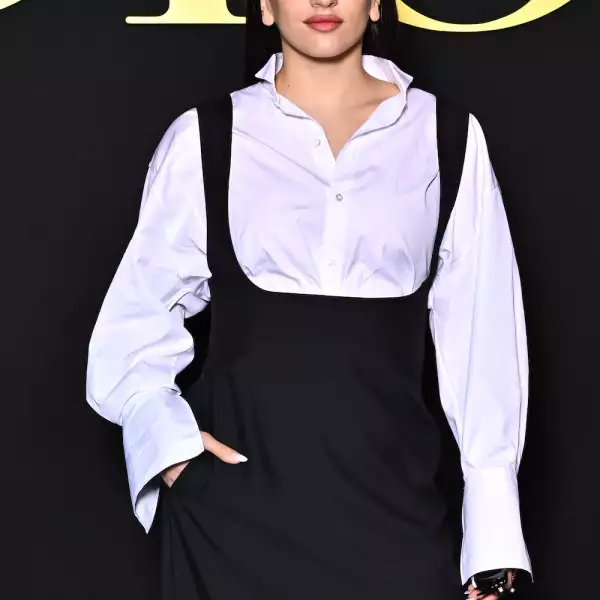 Christian Dior : Photocall - Paris Fashion Week - Womenswear Spring/Summer 2024