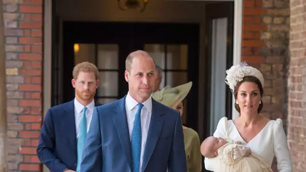 Los Duques de Cambridge con los príncipes Charlotte, George y Louis