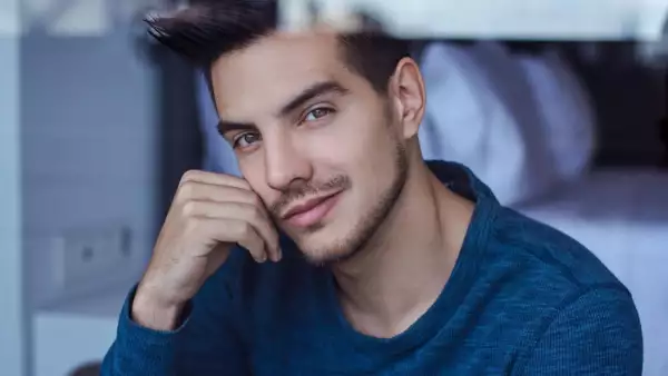 Vadhir Derbez