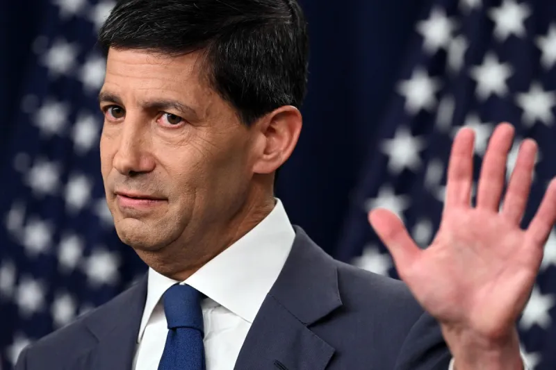 Kevin Warsh, presidente de la Reserva Federal de Estados Unidos, durante una conferencia de prensa en Washington.