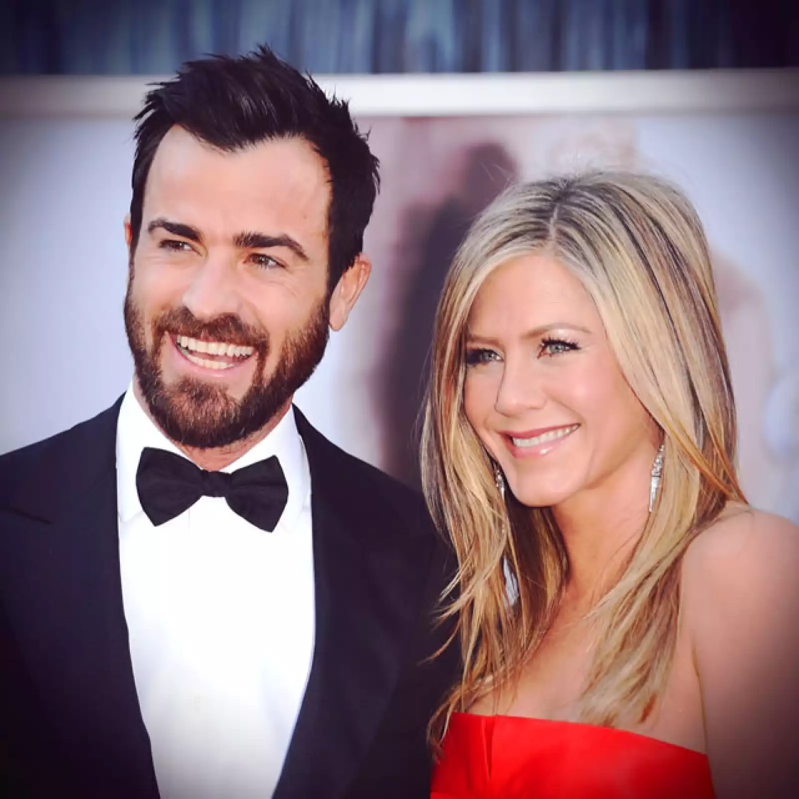Tiempo de compromiso: 10 meses. Jenn y su novio Justin Theroux parecen no tener fecha para la boda, y es que sus apretadas agendas y la remodelación de su casa han atrasado considerablemente sus planes.