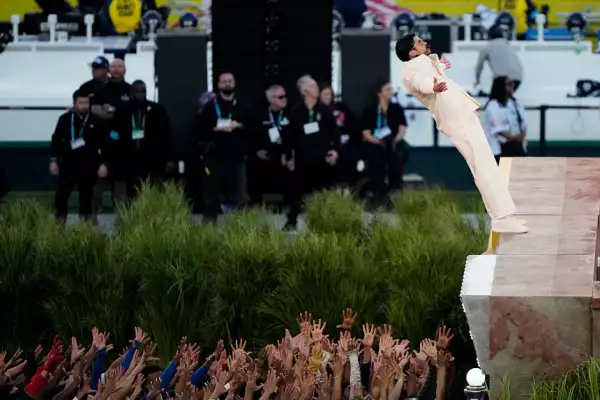premios emmy bad bunny record .png