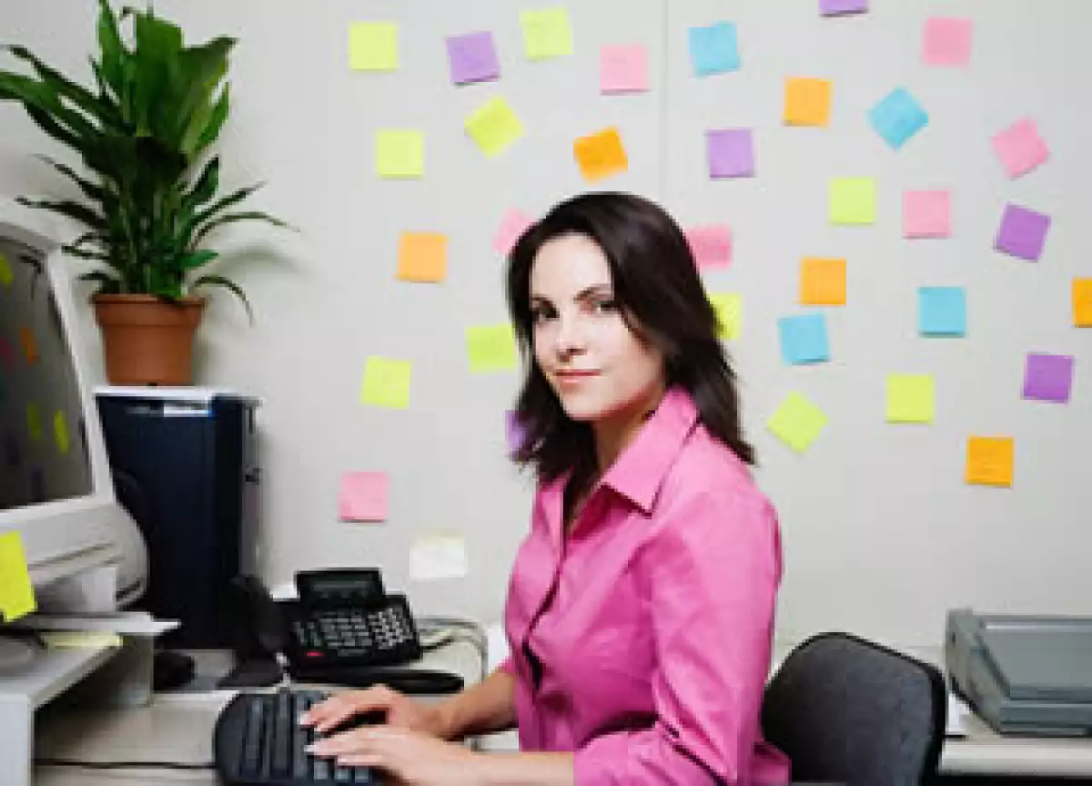 Un insignificante Post-it con un mensaje de reconocimiento puede crear un mejor ambiente de trabajo. (Foto: Jupiter Images)