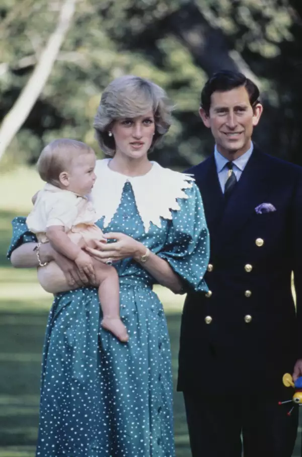 El príncipe William, la princesa Diana y el príncipe Carlos formaron una familia