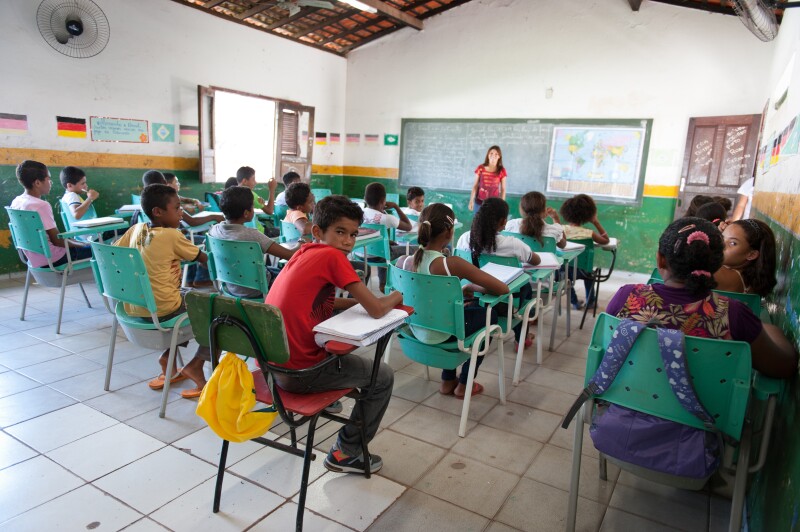 Latinoamérica debe asesorarse para mejorar su nivel educativo, aseguraron expertos en una reunión del Foro Económico Mundial en Colombia.