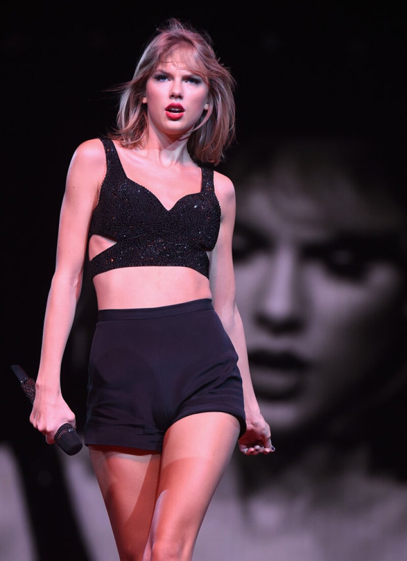 Durante su gira mundial 1989, Taylor tuvo de invitados a famosos artistas, convirtiéndose su gira en una de las más envidiables, en la que todos quería estar.