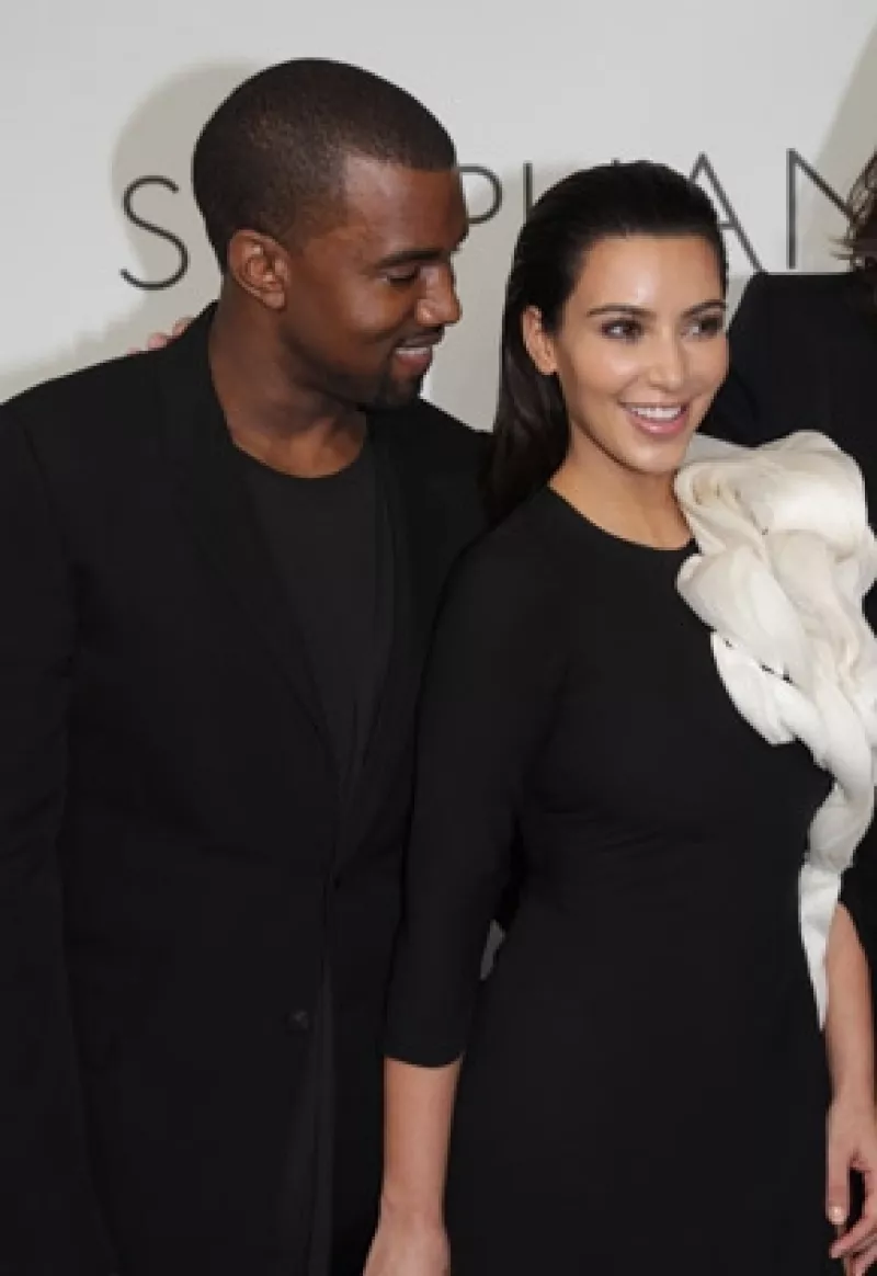 La empresaria aseguró que sería muy divertido diseñar una o dos líneas de ropa con su prometido pues asegura que el rapero tiene buen gusto.