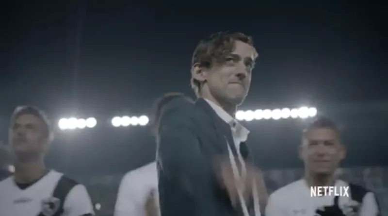 En manos de Gaz Alazraki, el primer adelanto de la nueva serie "Club de Cuervos" sale a la luz dejando ver al personaje que interpretará el actor de Nosotros los Nobles.