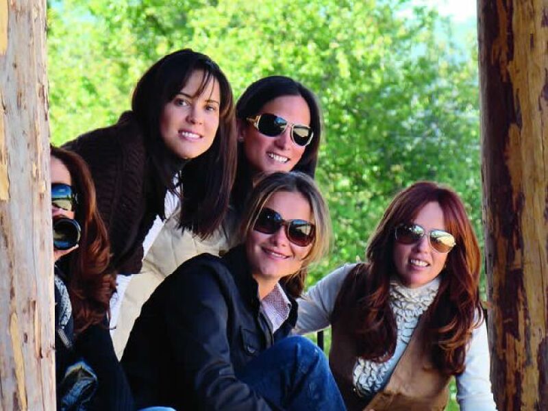 Las caras más conocidas de Jalisco se dieron cita en Rancho Pinto, en Tapalpa, para festejar a Lorenza Silva con una rica comida, novillada y peleas de gallos.