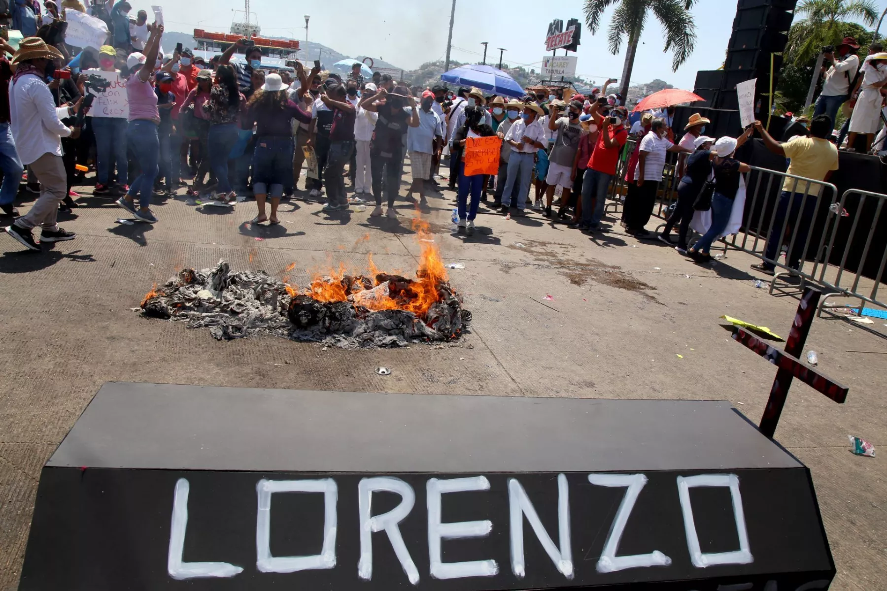 Protesta contra el INE