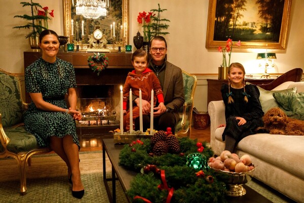 Victoria de Suecia, príncipe Daniel, príncipe Oscar y la princesa Estelle