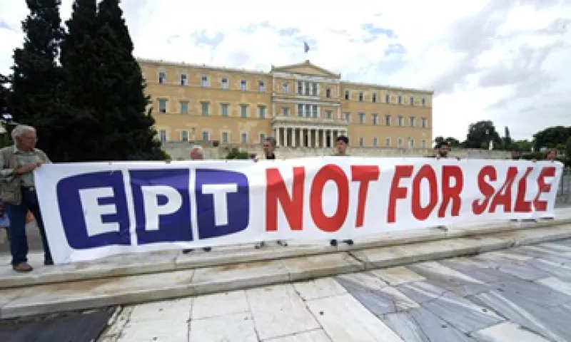 El rendimiento del bono griego a 10 años subió a su nivel más alto desde fines de abril ante la crisis política.  (Foto: Reuters)