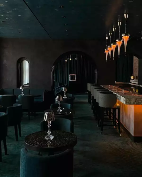 interior del restaurante de Zero Bond en NYC