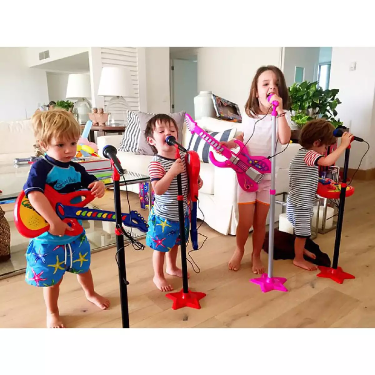 Los Reyes Magos llegaron a la casa de la conductora y, junto con los regalos para sus pequeños, también estrenó un nuevo grupo musical.