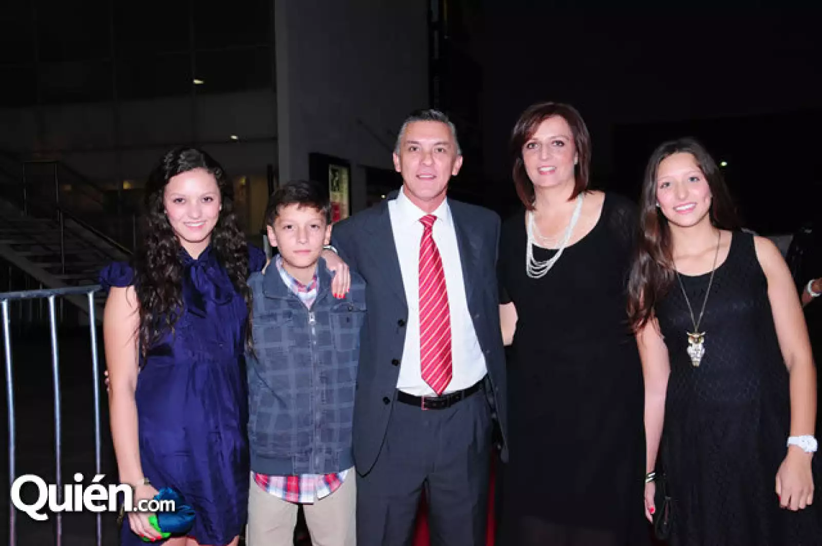 Ana Paula Castro. Carlos Castro,Carlos Castro,Laura Morales,Regina Castro