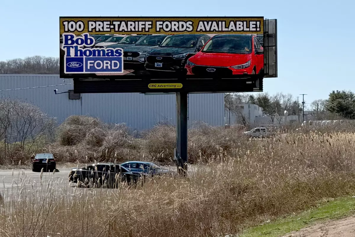 Aranceles de Trump desatan fiebre de descuentos y compras de autos en EU